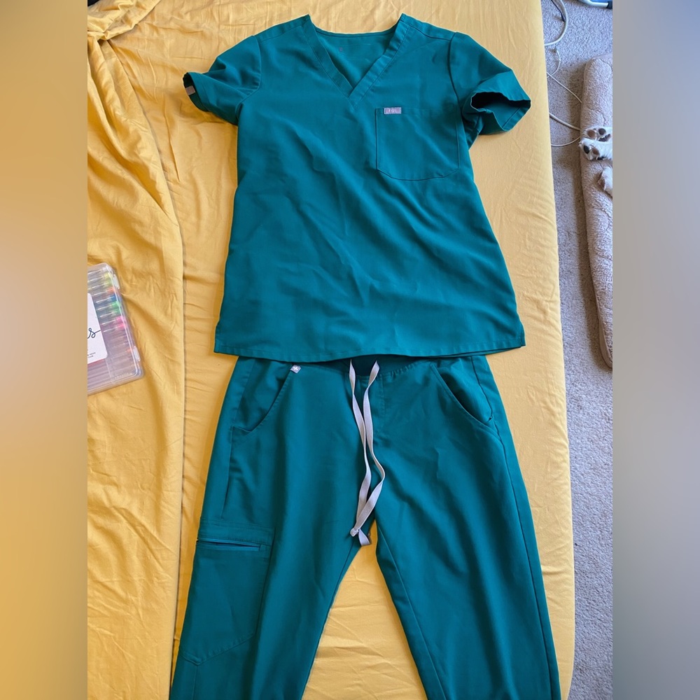 Figs green scrubs